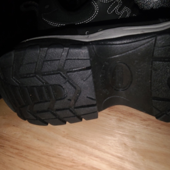 Work boots - Picture 3 of 5